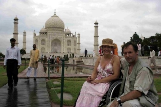 Indie, Lila Latus i Marek Hamera na tle Taj Mahal