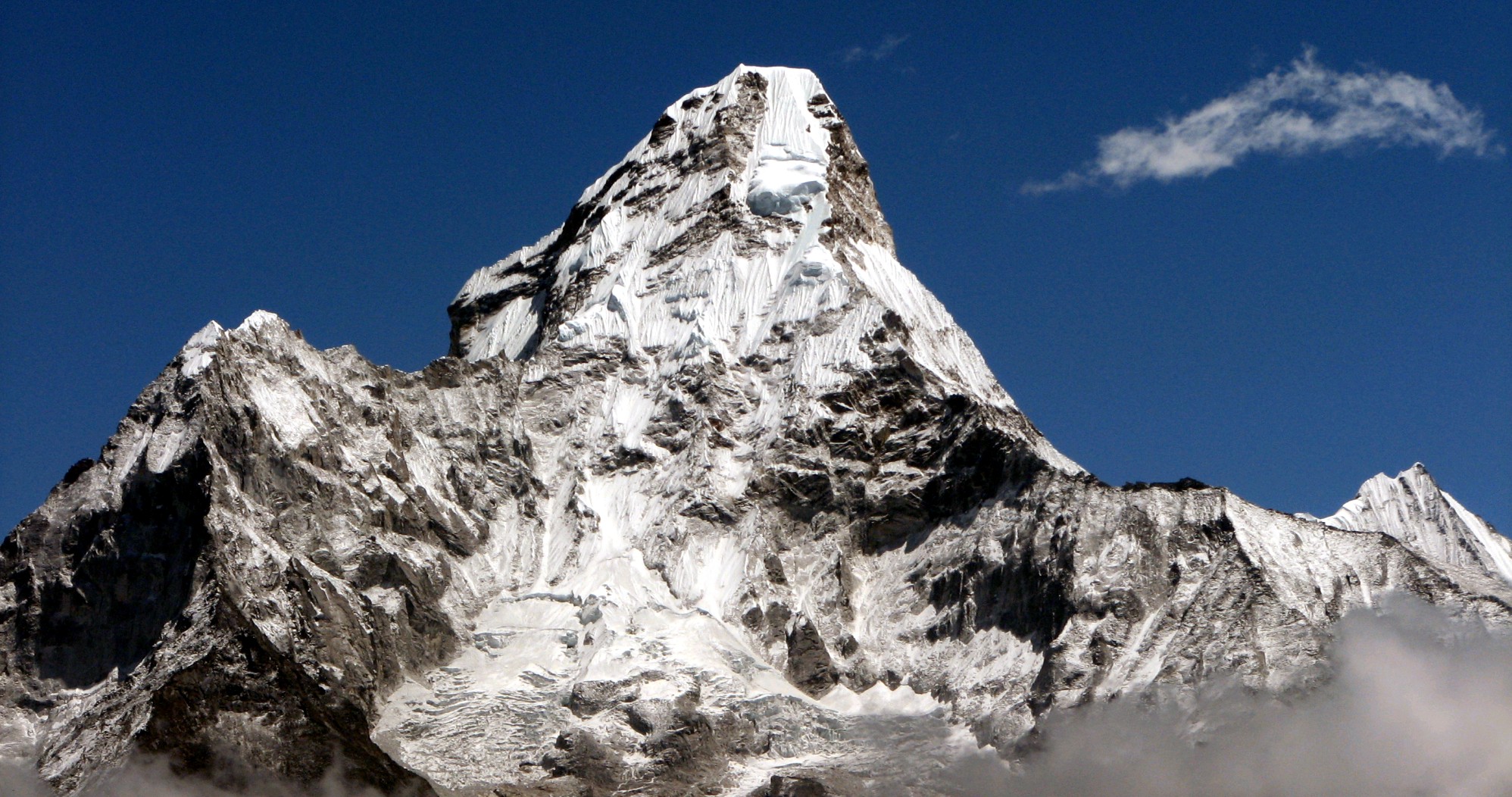 Nepal Treking Everest Base Camp Mt. Ama Dablam